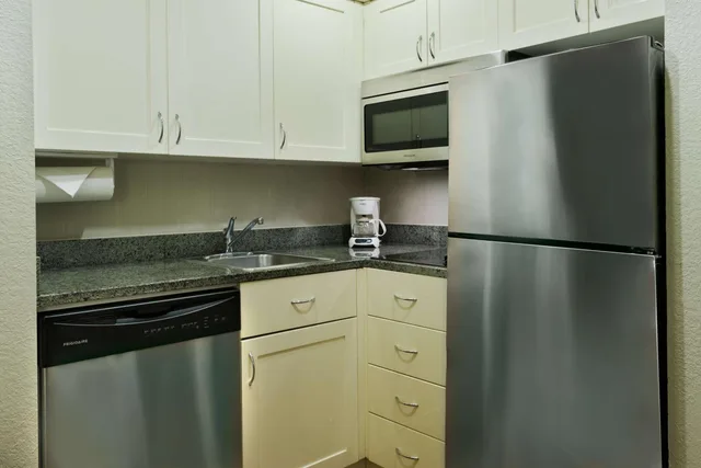 جناح بسرير كوين مع أريكة لذوي الإعاقة، Homewood Suites by Hilton Bonita Springs Naples North 9/9