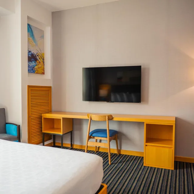 غرفة قياسية بسرير كوين، Galaxy Hotel 2/3