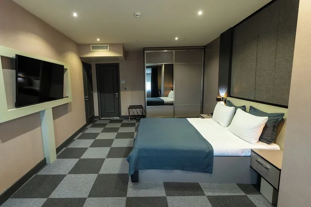 غرفة قياسية بسرير كينج، Tryp By Wyndham Istanbul Sancaktepe 1/10