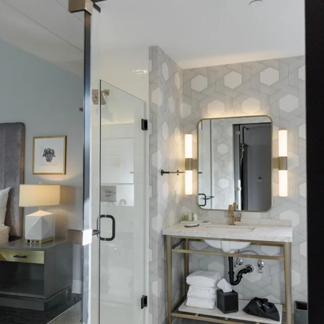 Room, King Bed, Hotel Trundle 4/5