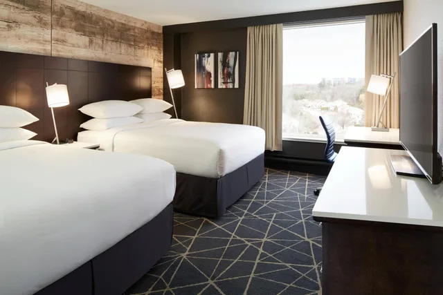 غرفة، Delta Hotels By Marriott Sherbrooke Conference Centre 4/12
