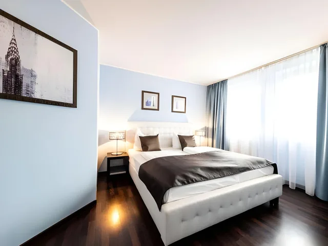 غرفة كومفورت بسرير مزدوج وسريرين منفصلين، Mauritius Hotel And Therme Cologne 1/1