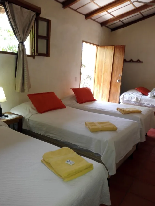 Family, 1 Double and 4 Single Beds، CASA BARCELONA HOTEL 2/6