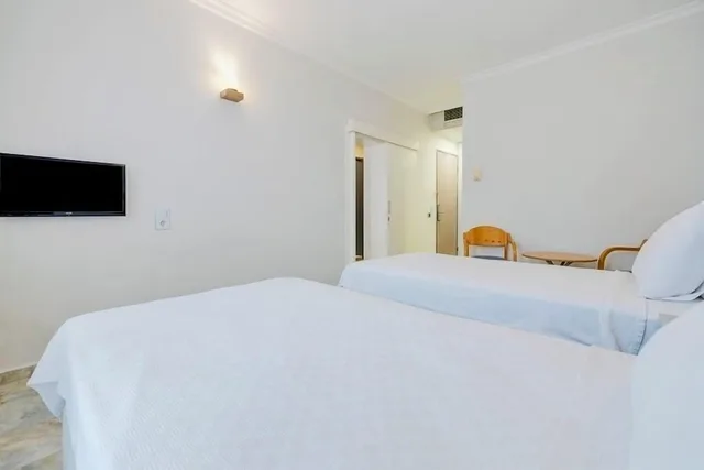 غرفة عائلية بسرير كوين وسرير فردي، Hanedan Beach Hotel 1/2
