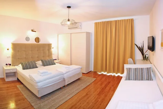 غرفة عائلية بشرفة، HOTEL DELFIN 2/7