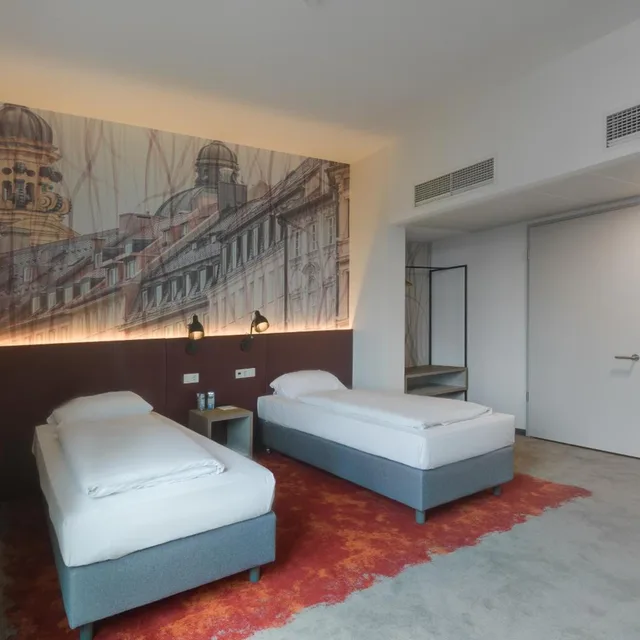 Room, Twin Beds, Campanile Munchen Sendling 4/9