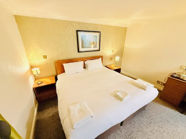 Classic, Double Bed, Wrexham Llyndir Hotel By Belvilla 8/10