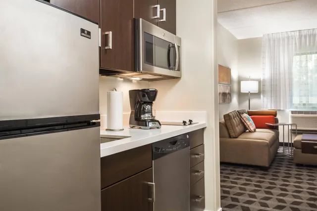 جناح بسرير كينج بغرفة نوم واحدة مع أريكة لذوي الإعاقة، TOWNEPLACE SUITES LATHAM ALBANY AIRPORT 8/10