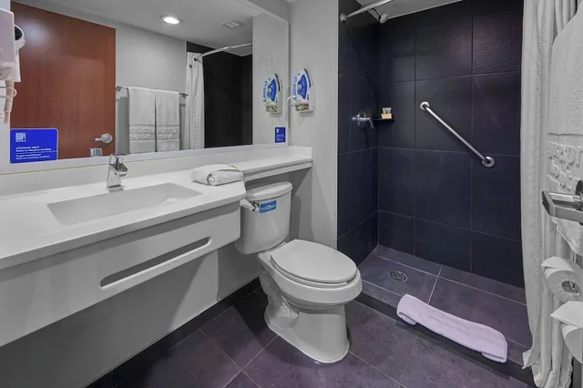 غرفة سوبيريور بسرير كوين مع أريكة، City Express by Marriott Ciudad de Mexico Plaza Central 7/7