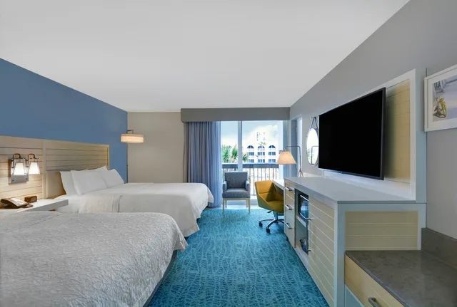 غرفة قياسية بسريرين كوين، Hampton Inn Jacksonville Beach 2/2