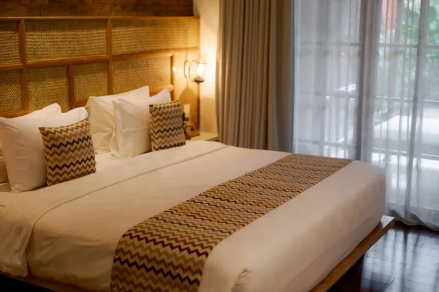 غرفة بسرير كينج وسريرين منفصلين بغرفتي نوم، Fourteen Roses Boutique Hotel and Spa 1/2