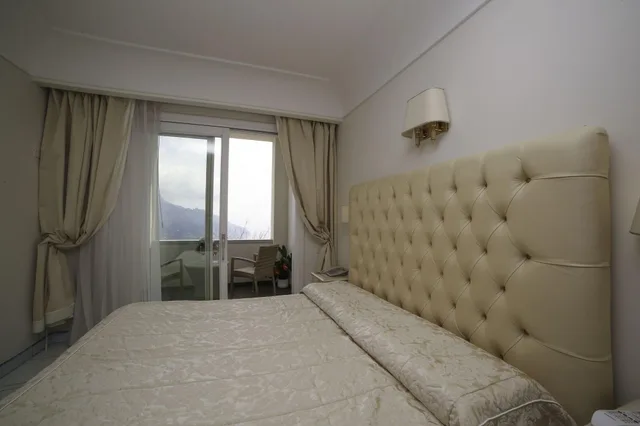 غرفة قياسية بسرير مزدوج بشرفة في الطابق الأرضي، Hotel Villa Fraulo 3/5