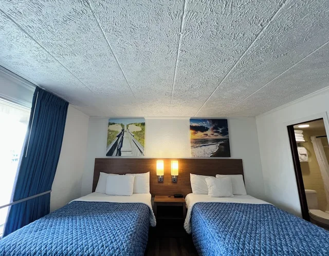 جناح ديلوكس بسريرين مزدوجين بإطلالة على البحر، Mariner Inn And Suites 2/4