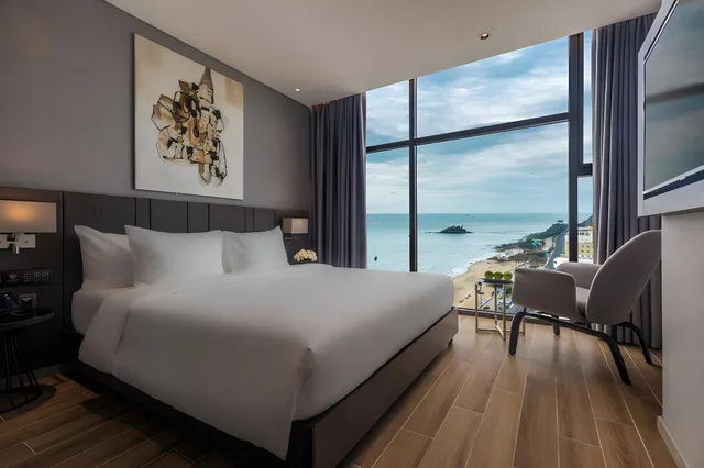 غرفة ديلوكس بسرير كينج، Premier Pearl Hotel Vung Tau 1/2
