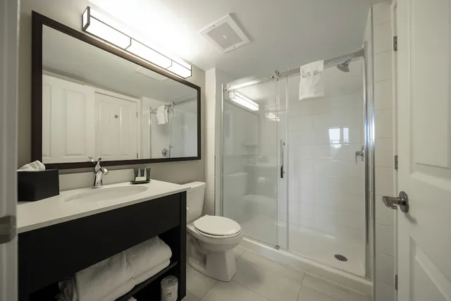 1 Bedroom, Village, Suite, Queen Bed, Sofa, Kitchen, Village Suites Blue Mountain Resort 2/2