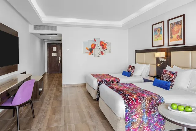 غرفة ديلوكس بسريرين منفصلين بإطلالة على المسبح، Pickalbatros White Beach Resort - Hurghada 3/4