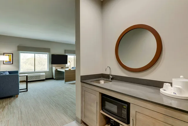 استوديو تنفيذي بسرير كينج، Hampton Inn & Suites Weatherford 4/4