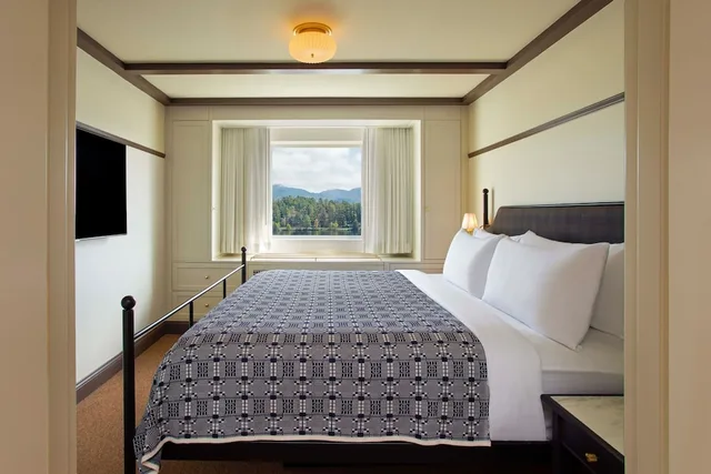 غرفة ديلوكس مع أريكة، Grand Adirondack Hotel Lake Placid a Tribute Portfolio Hotel 1/2