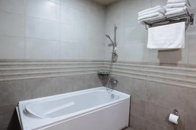 Family, Double and Twin Beds, 2 Balconies، Imperial House 2/3