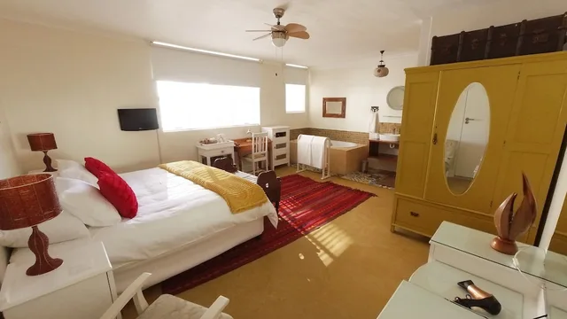 غرفة بريميير بسرير كينج بإطلالة على الجبل، Dolphin Inn Guest House 2/5