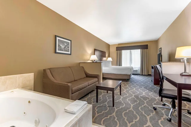 Room, King Bed, Jetted Tub, Accessible, Best Western Plus Burleson Inn & Suites 3/3