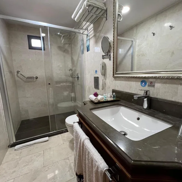 غرفة سوبيريور بسرير كينج، Glk Premier Regency Suites And Spa 8/10