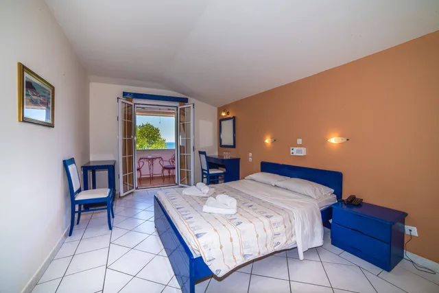Family, 1 Double and 3 Single Beds، Porto Koukla Beach Hotel 1/10