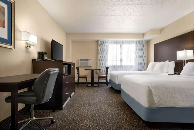 غرفة بسريرين كوين لذوي الإعاقة، Days Inn by Wyndham Fort Collins 2/4