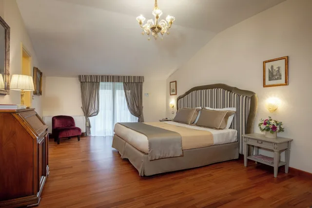 غرفة ثلاثية، Forum Hotel Rome 2/9