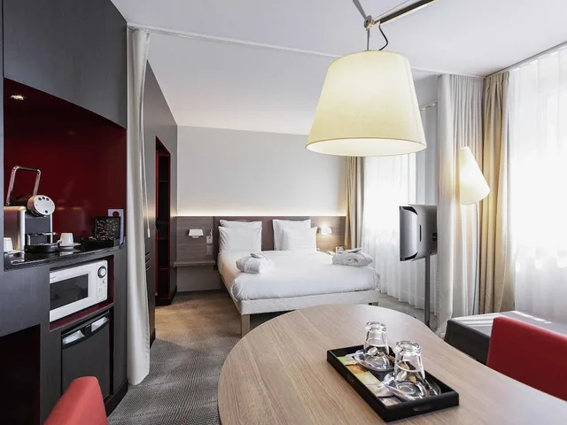 Executive, Suite, 1 Double and 1 Single Bed, Novotel Suites Geneve Aeroport 9/10