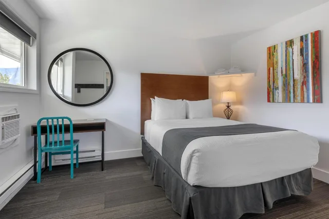 غرفة بسرير كينج وسرير كوين، Stoke Hotel Surestay Collection By Best Western 9/13