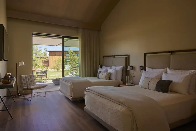 2 Bedrooms, Ramble, Suite, 1 King and 2 Queen Beds، Stanly Ranch, Auberge Resorts Collection 1/3