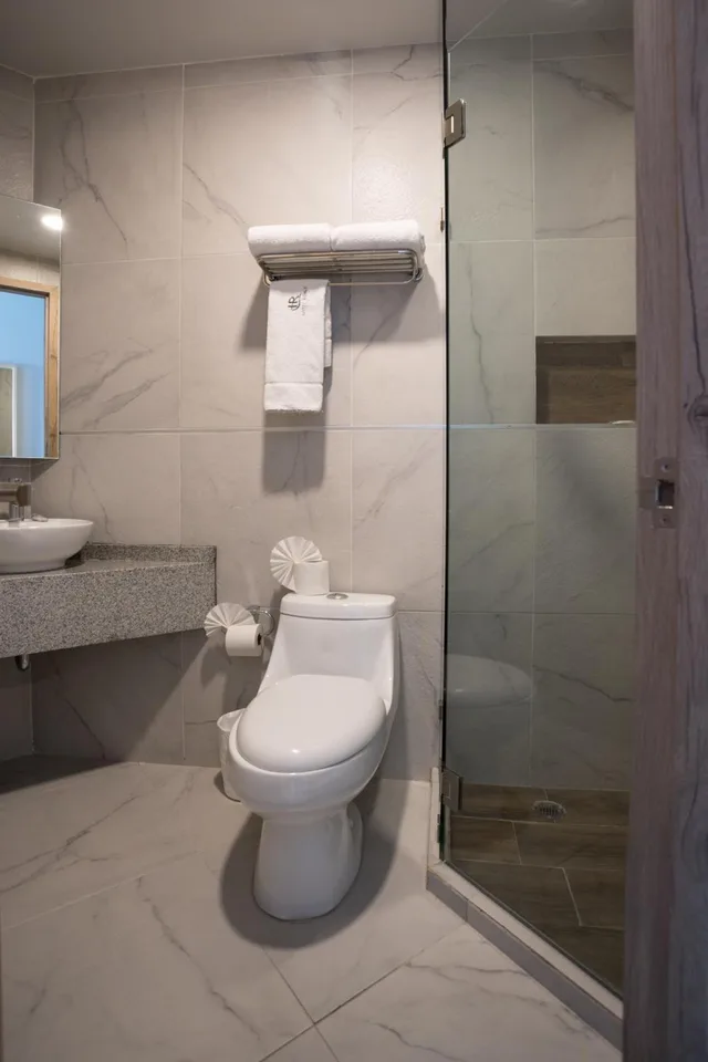 Room, 2 Double Beds, Hotel Roble 7/8