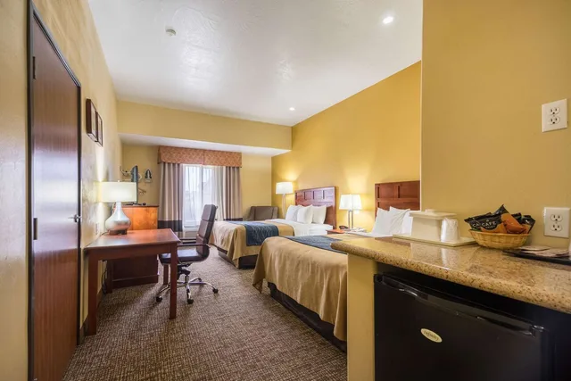 غرفة بسريرين كوين لذوي الإعاقة، Comfort Inn & Suites Cedar City South, UT 3/4