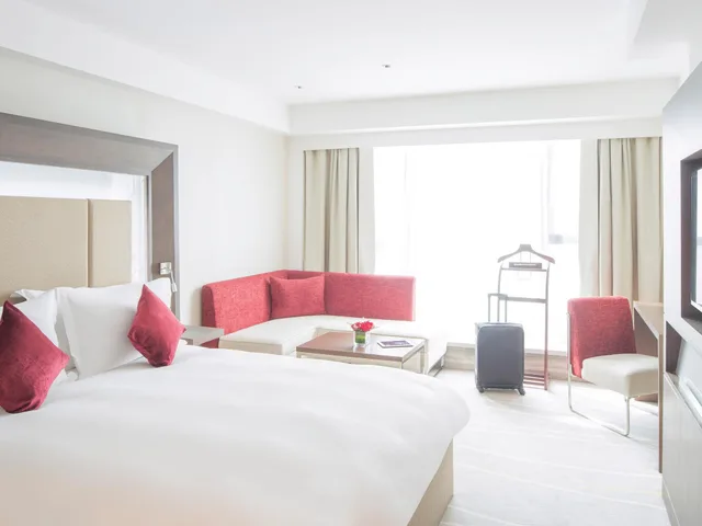 Executive, Queen Bed, City View, Novotel Nanjing Central Suning 1/10
