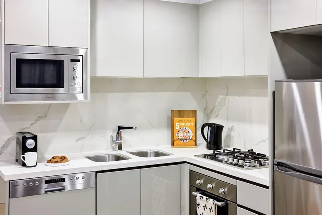 جناح بسرير كينج بشرفة بغرفة نوم واحدة، Meriton North Sydney 7/8