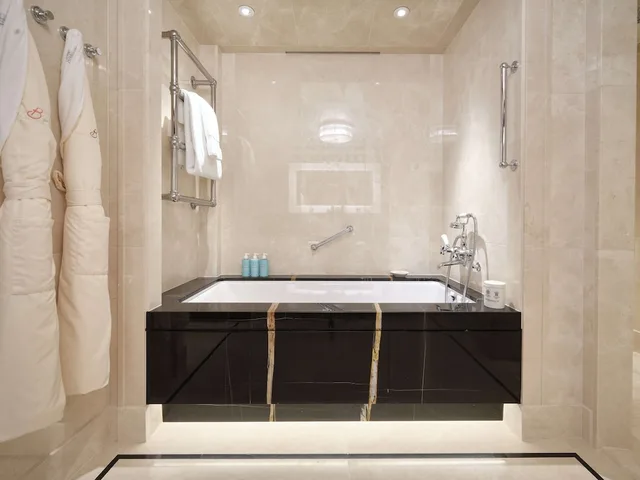 Mayfair, Suite, King Bed، The Beaumont 8/9