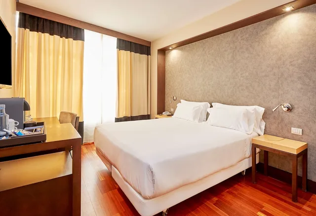 غرفة متصلة عائلية، Nh Sevilla Plaza De Armas Hotel 9/10