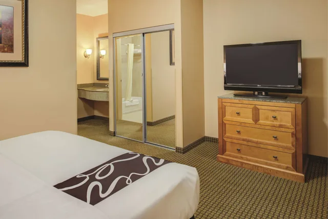 جناح بسرير كينج بغرفة نوم واحدة، La Quinta Inn & Suites by Wyndham Twin Falls 3/5