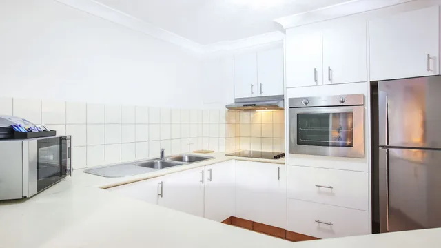 2 Bedrooms, Apartment, Queen and Twin Beds, Mari Court Resort 5/10