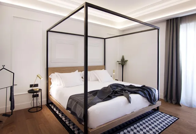 جناح جونيور بسريرين، Hotel One Shot Reina Victoria 1/9
