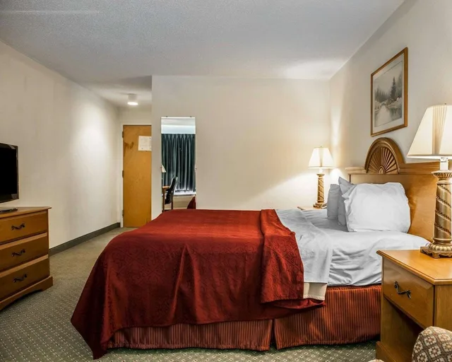 غرفة قياسية بسرير كينج، Quality Inn Rochester South 6/10