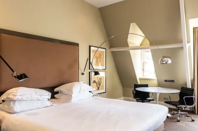 جناح جونيور بسرير كينج، Hotel Roemer 3/10
