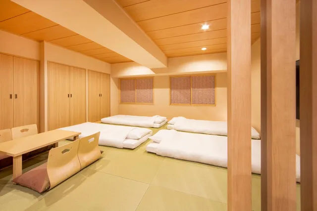 Japanese, Family 6, Karaksa Hotel Tokyo Station 3/6
