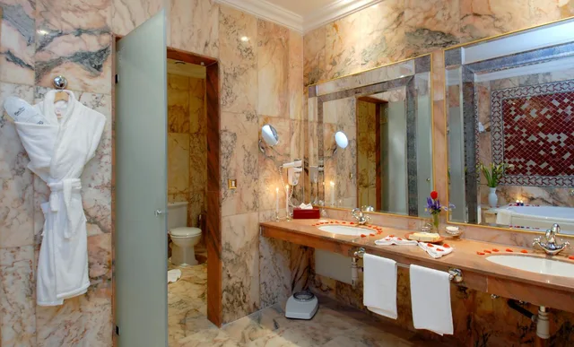 جناح ملكي، Royal Mirage Deluxe 6/6