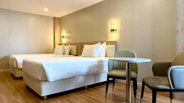 Room, Twin Beds, Golden Jomtien Beach Hotel 4/6