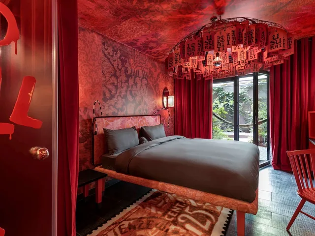 Room, King Bed, Xl، 25hours Hotel Piazza San Paolino 1/10