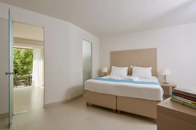 Casual, Junior, 3 Beds, The GDM Island Hotel - Adults Only 1/4