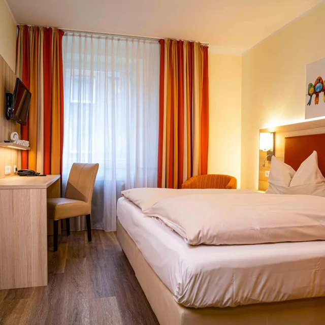 غرفة قياسية بسرير مزدوج، Hotel Am Stadtpark Hilden 1/10