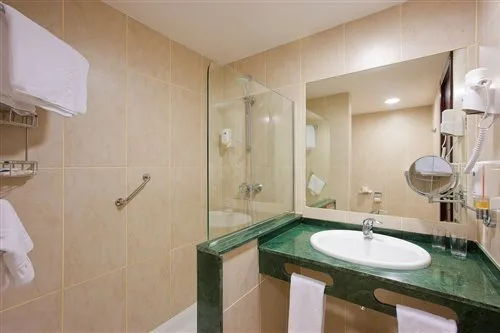 غرفة بسرير مزدوج بإطلالة على البحر، Hotel Atlantic El Tope 2/3